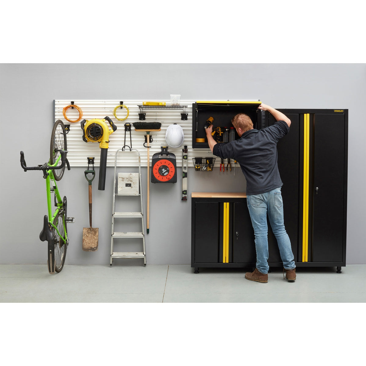 Hak rowerowy Stanley Track Wall® pionowy