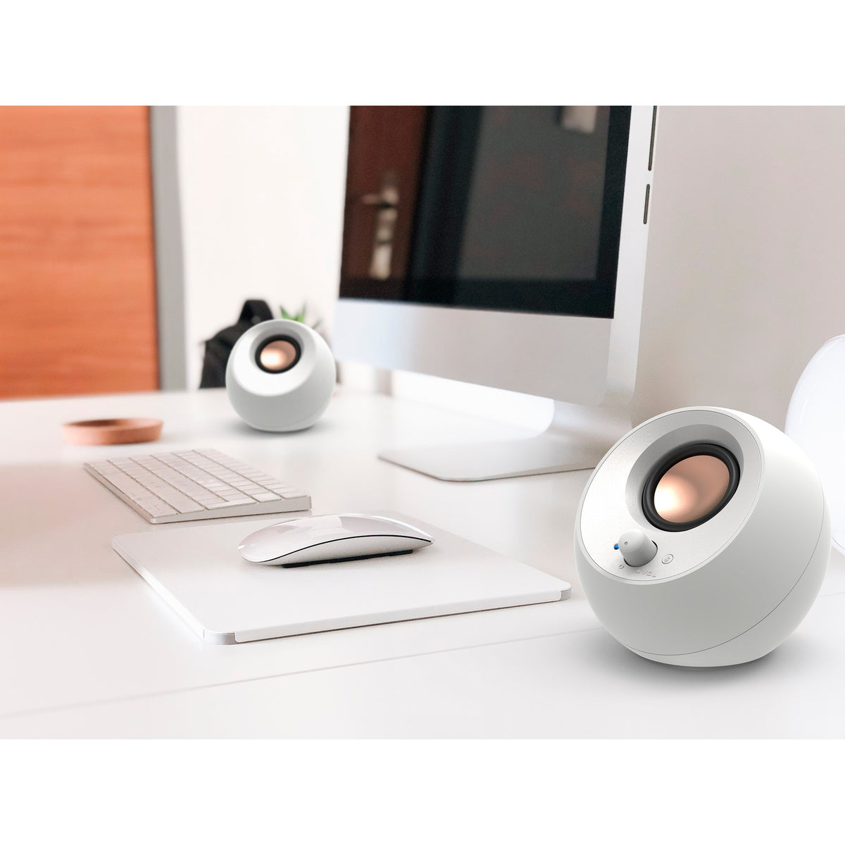 Głośnik do komputera Creative Pebble V3 (biały, Bluetooth, USB-C, Aux)