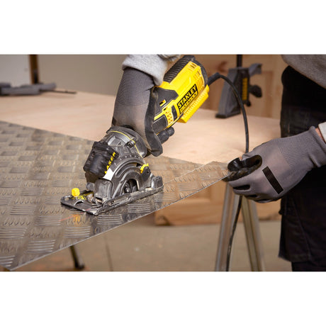 Ręczna piła tarczowa Stanley Fatmax 650w do wielu materiałów (żółto-czarna, z walizką)