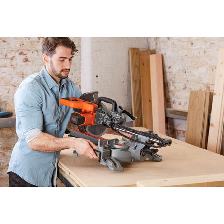 Piła poprzeczna i ukosowa Black+decker 1600w 216mm - bes700-qs