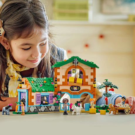 Lego friends - farma kucyków i stajnia do zbudowania (42654)