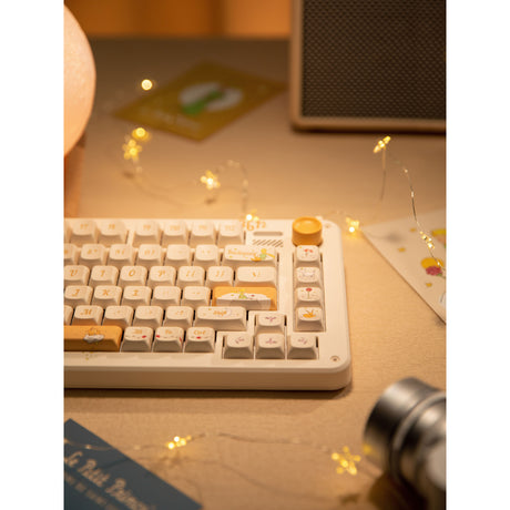 Bezprzewodowa klawiatura mechaniczna Iqunix ZX75 Sunset Ponder (jasnożółta, układ US (QWERTY), Iqunix Little Prince, 75%, diody RGB, możliwość wymiany podczas pracy, podwójny strzał pbt, 2,4 GHz | bluetooth 5.1 | USB-C)