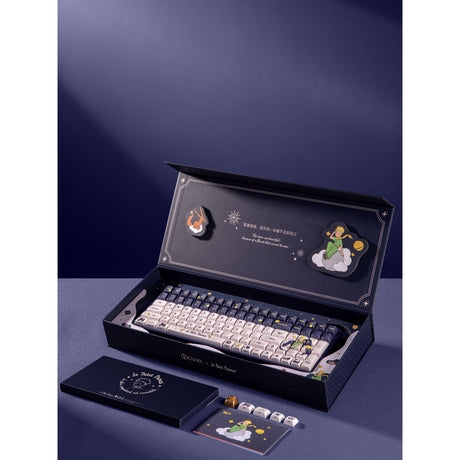 Mechaniczna klawiatura do gier Iqunix F97 Starry Tryst RGB (ciemnoniebieski, układ amerykański (QWERTY), czerwony Gateron, 96%, diody RGB, możliwość wymiany podczas pracy, pbt, 2,4 GHz | bluetooth 5.1 | USB-C)
