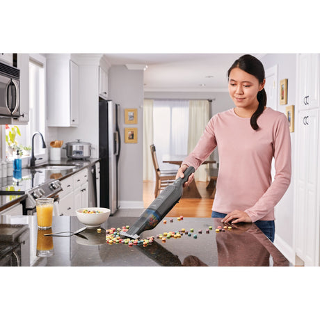 Black+decker hlvc320b11-qw 12v 2.0ah slim handvac kruimeldief handstofzuiger (zwart, incl. laadstation)