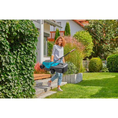 Gardena powermax 30 18v p4a czytaj akumulator do kosiarki w komplecie. ładowarka 18 v szerokość cięcia max. 300 mm