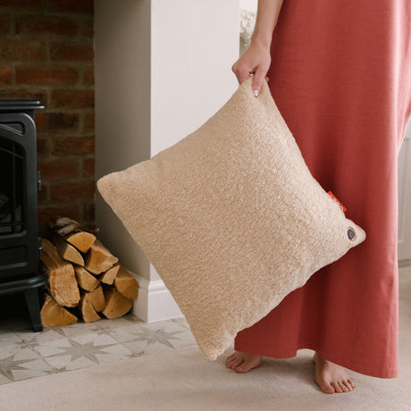 Bezprzewodowa poduszka grzewcza Cosy una wełniana 45 x 45 cm (jasnobeżowy, power bank 5000 mah)