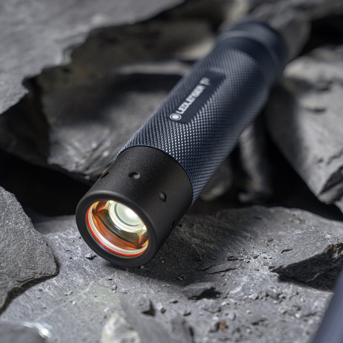 Latarka Ledlenser t² led 25th Anniversary Edition (ciemnoniebieski, 240 lm, 6000 - 8000k)