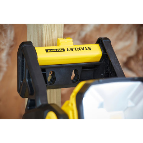 Lampa robocza Stanley Fatmax v20 18 V (żółto-czarna, akumulator i ładowarka nie wchodzą w skład zestawu)