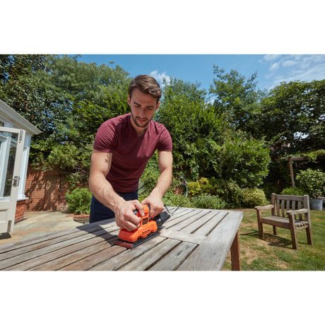 Black+decker 150w 1 3-arkuszowa szlifierka oscylacyjna bew220-qs (pomarańczowo-czarna)