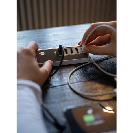 Ładowarka USB Brennerstuhl estilo (biała stal nierdzewna)