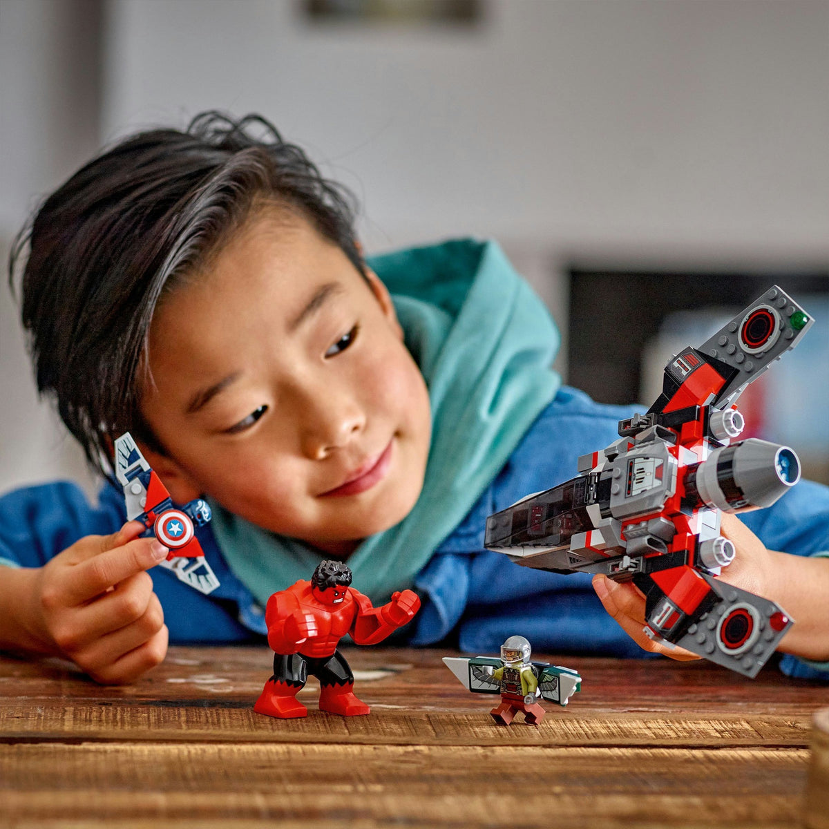 Lego Marvel — zabawka konstrukcyjna Kapitan Ameryka kontra Czerwony Hulk (76292)
