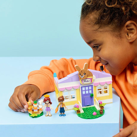 LEGO Friends 42679 Hotel dla królików w Heartlake