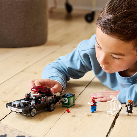 Lego® Marvel Spider-Man kontra klasyczny samochód Venoma - 76309