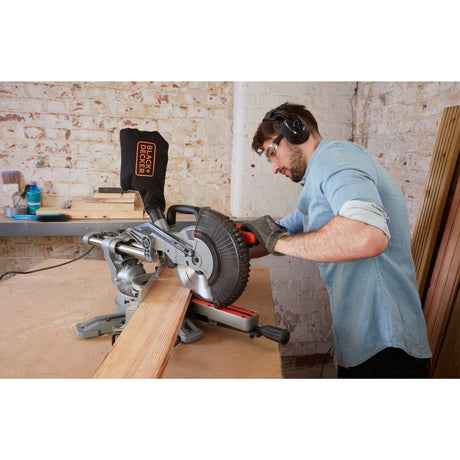 Piła poprzeczna i ukosowa Black+decker 1600w 216mm - bes700-qs