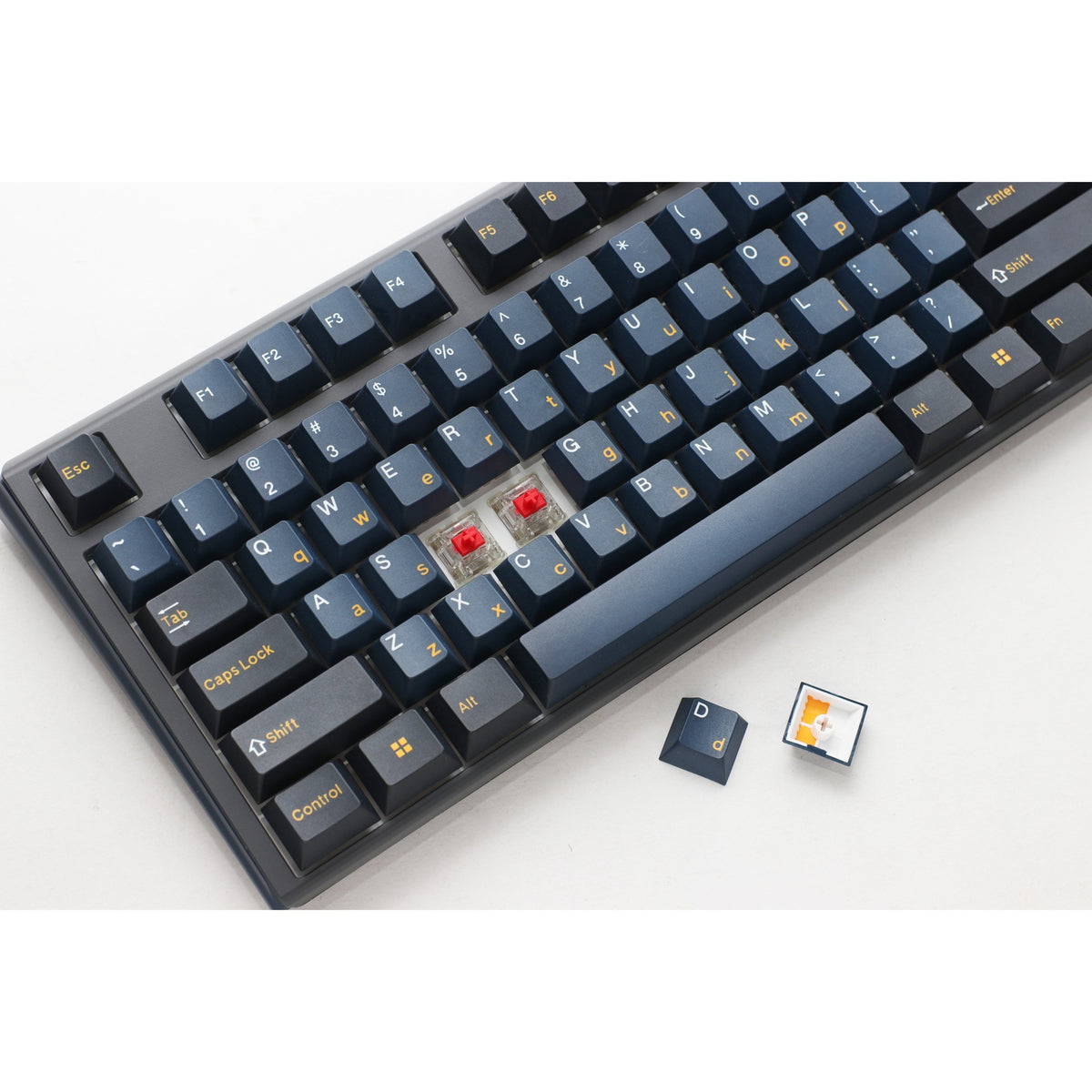 Ducky one 3 pro, klawiatura do gier (czarna, układ amerykański, wiśnia mx2a speed silver, dioda rgb, double-shot pbt, mechanika szarlatanu, hot swap)