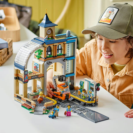 Lego ® City Central Station, zestaw konstrukcyjny - 60469