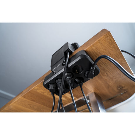 Brennerstuhl ®estilo listwa zasilająca duplex z włącznikiem i USB-C (listwa zasilająca z zasilaniem USB-C do szybkiego ładowania, 1x USB-C i 1x USB-A, 10x gniazda, kabel 2m)