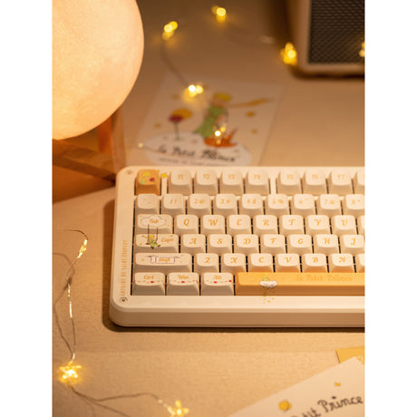 Bezprzewodowa klawiatura mechaniczna Iqunix ZX75 Sunset Ponder (jasnożółta, układ US (QWERTY), Iqunix Silent Rose, 75%, diody LED RGB, możliwość wymiany podczas pracy, podwójne PBT, 2,4 GHz | Bluetooth 5.1 | USB-C)