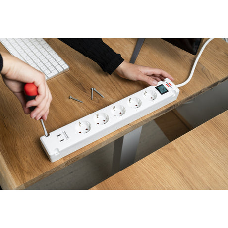 Listwa zasilająca Brennerstuhl Bremounta 5-kierunkowa z 2 gniazdami ładowania USB C listwa zasilająca (biała, 2x USB C)