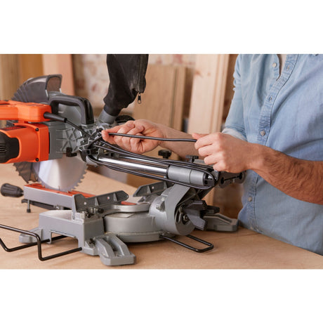 Piła poprzeczna i ukosowa Black+decker 1600w 216mm - bes700-qs