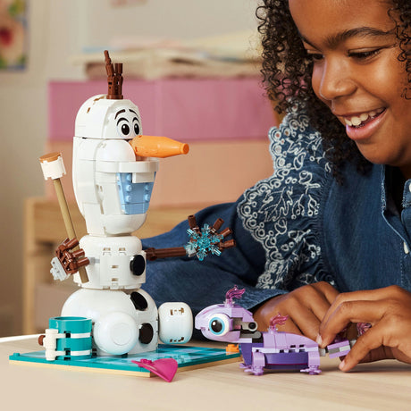 Lego Disney Princess 43287 Piknikowa zabawa Olafa i Bruniego