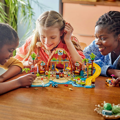 Zestaw Lego® Friends Ośrodek na plaży, zestaw konstrukcyjny - 42673