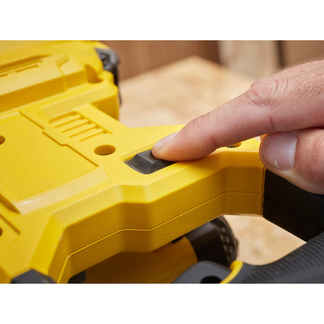 Stanley fatmax v20 18v 4.0ah 190 mm piła poprzeczna i ukośna (żółto-czarna, akumulator (18v, 4.0ah) i ładowarka (2a) w zestawie)