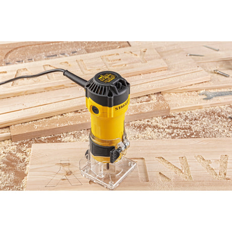 Frezarka krawędziowa Stanley 550w (żółto-czarna)