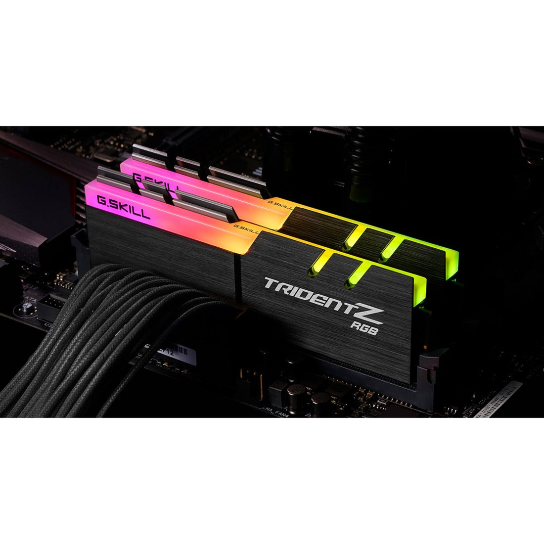 Zestaw G.skill 32 GB DDR4-3600 RAM (czarny, F4-3600C16D-32GtzRC, Trident Z RGB, XMP)