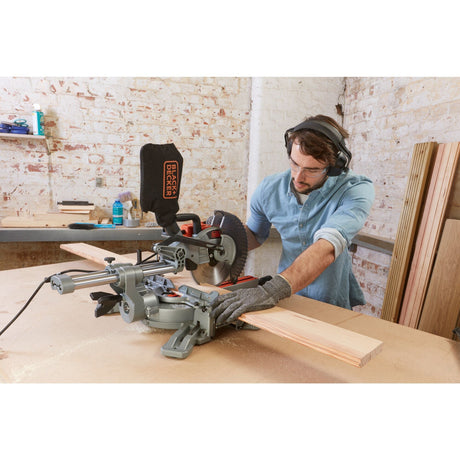Piła poprzeczna i ukosowa Black+decker 1600w 216mm - bes700-qs