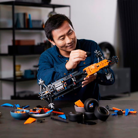Zestaw Lego Tech McLaren Formula 1 2022 samochód wyścigowy dla dorosłych - 42141