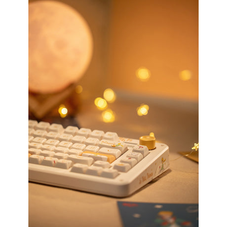 Bezprzewodowa klawiatura mechaniczna Iqunix ZX75 Sunset Ponder (jasnożółta, układ US (QWERTY), Iqunix Little Prince, 75%, diody RGB, możliwość wymiany podczas pracy, podwójny strzał pbt, 2,4 GHz | bluetooth 5.1 | USB-C)