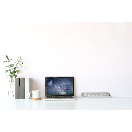 Brennerstuhl ®estilo narożna listwa przyłączeniowa z funkcją ładowania USB 6-kierunkowa 4x gniazda ochronne 2x euro srebrno-białe