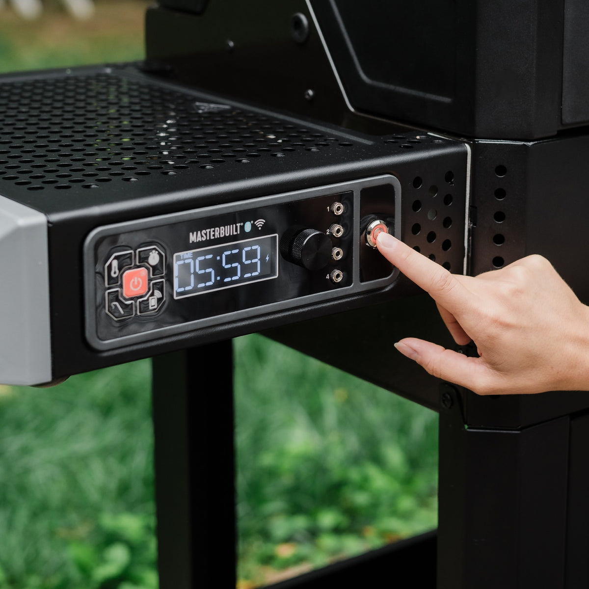 Cyfrowy grill i wędzarnia Masterbuilt Autoignite Series 545 (czarny, sterowanie przez Wi-Fi)
