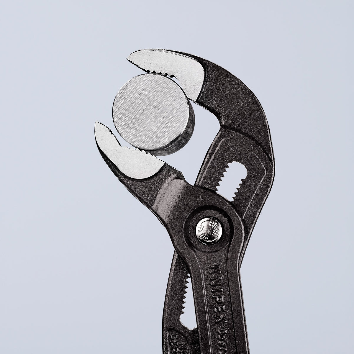 Szczypce do pomp wodnych Knipex Cobra 8701300 (czerwone, 300 mm)