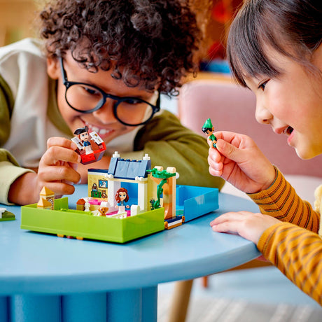 Lego Disney — zabawka konstrukcyjna z bajkami Piotruś Pan Wendy (43220)
