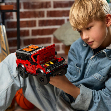 Model samochodu SUV Ford Bronco® Technic - 42213