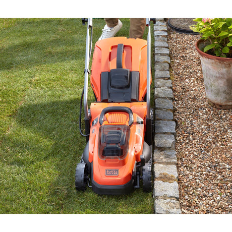 Kosiarka Black+decker bcmw3318l2-qw 2x 18 V (pomarańczowo-czarna, akumulator 2x 18 V 2,5 Ah i ładowarka w zestawie)