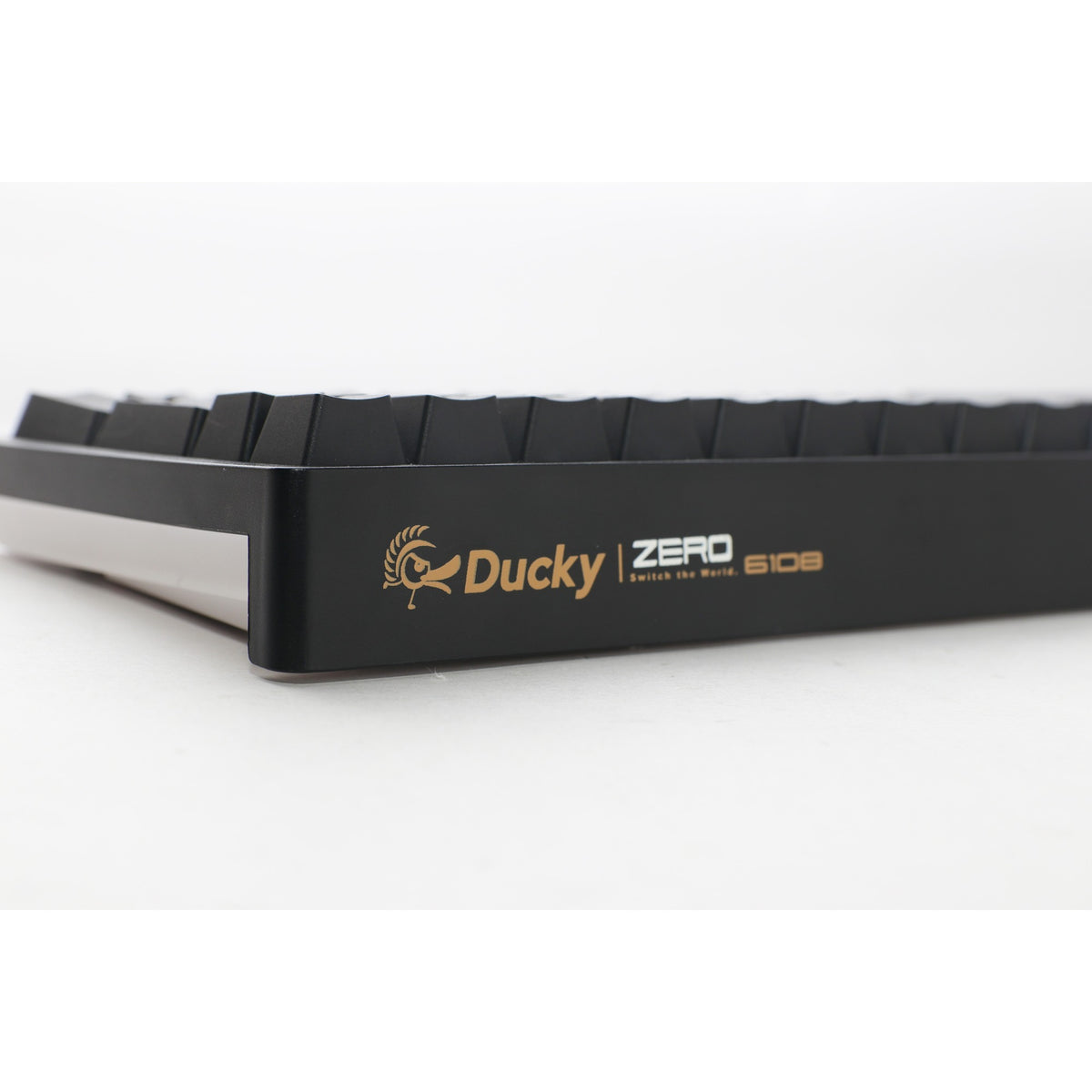 Ducky zero 6108 klasyczna czarna mechaniczna klawiatura do gier rgb (czarna, układ amerykański (qwerty), wiśnia mx2a niebieska, 100%, diody rgb, double-shot pbt, hot swap, 2,4 ghz | bluetooth | usb-c)