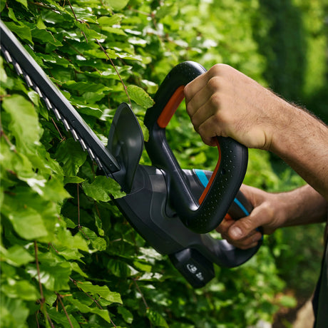 Zestaw akumulatorowych nożyc do żywopłotu Gardena Easycut 45 18 V p4a (szary turkusowy, 14734-20, akumulator i ładowarka w zestawie)