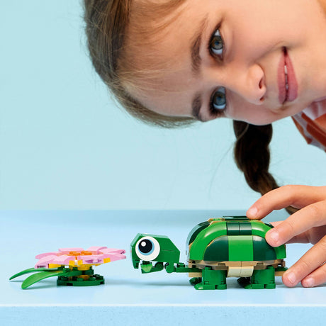 Lego® Creator Żółw 3 w 1 z lilią wodną - model zabawkowy - przekształcony w kameleona lub żabę - 31377