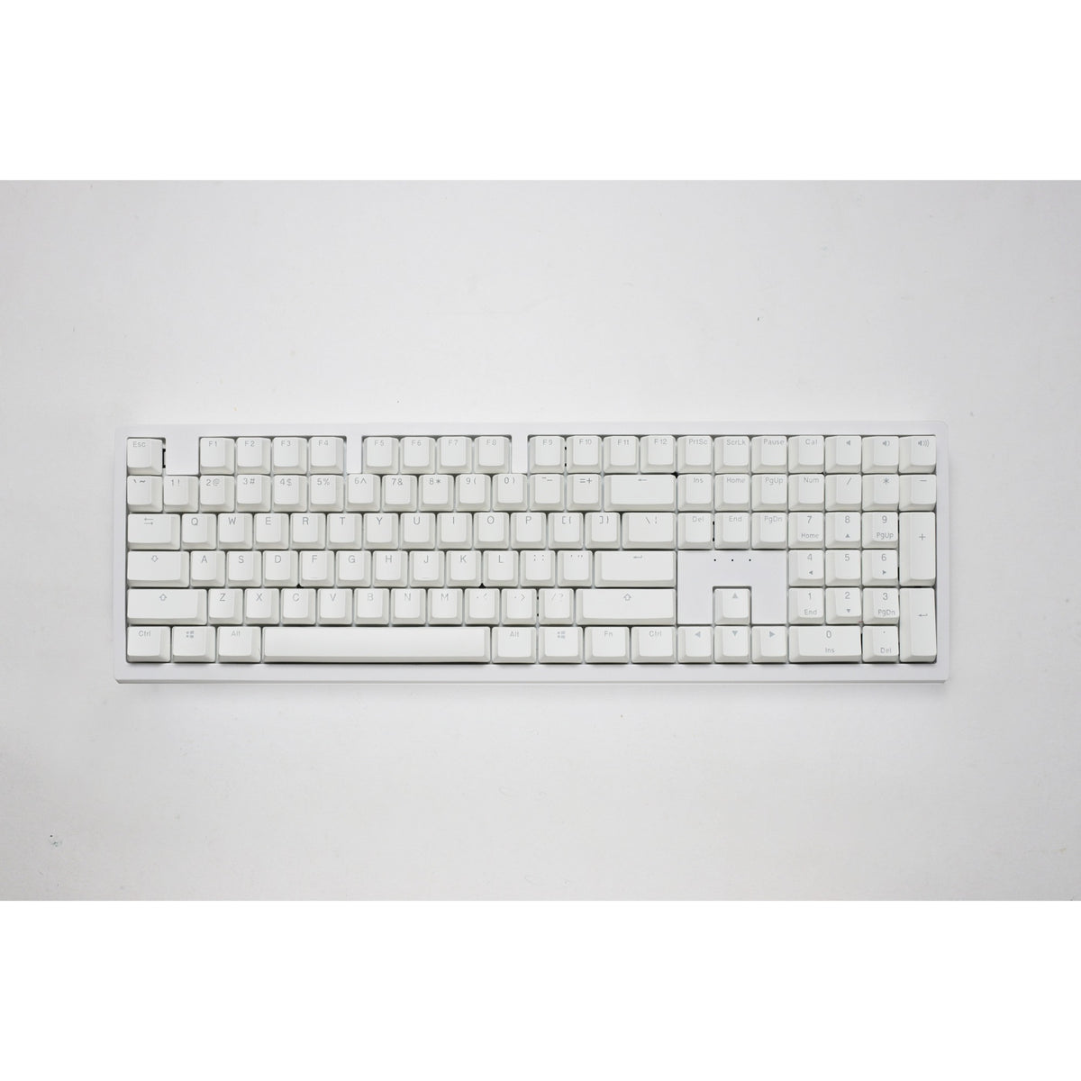 Ducky zero 6108 czysta biała mechaniczna klawiatura do gier rgb (biała, układ amerykański (qwerty), wiśnia mx2a czerwona, 100%, diody rgb, double-shot pbt, hot swap, 2,4 ghz | bluetooth | usb-c)