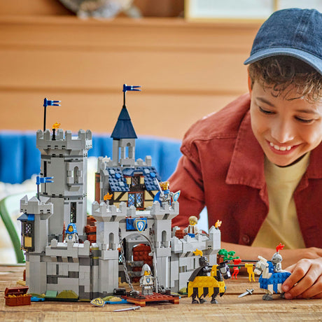 Lego® Creator Średniowieczny zamek 3 w 1 z rycerzami na koniach - 31168