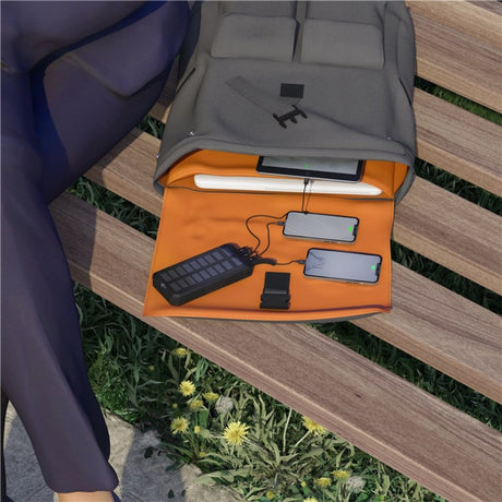 Zewnętrzny powerbank solarny Goobay 20 000 mAh z zasilaniem (czarny)