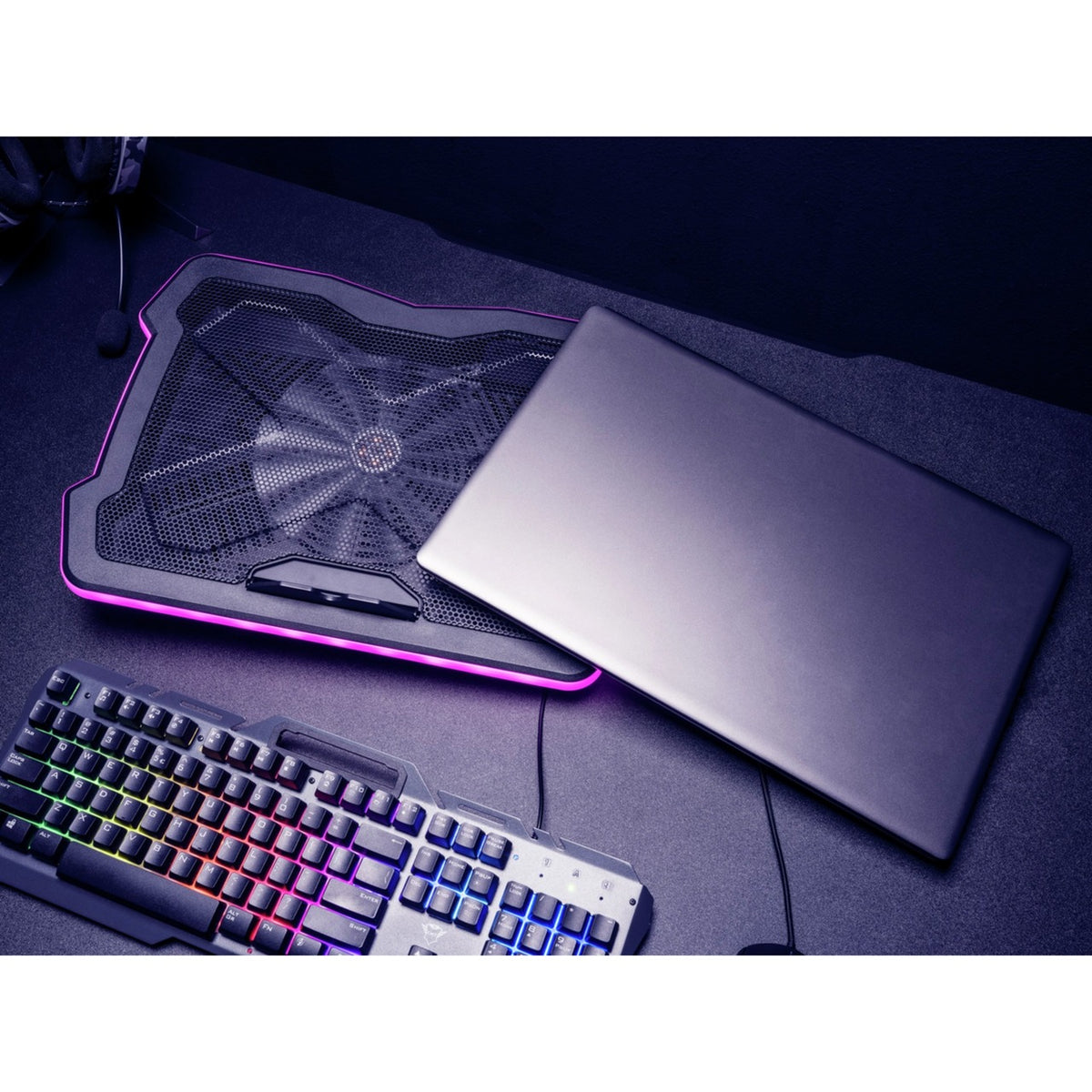 Lodówka do laptopa Trust GXT 1126 Aura (czarna, RGB)