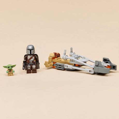 LEGO Star Wars 75436 Ścigacz Mandalorianina i Grogu