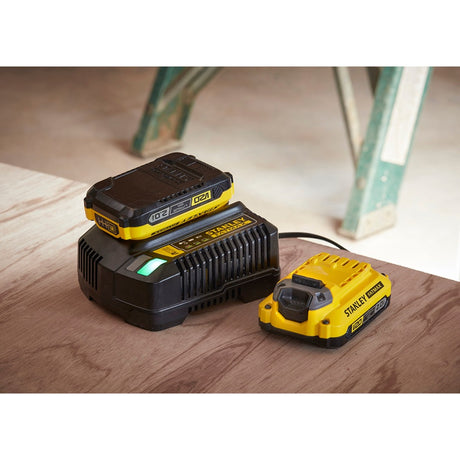 Ładowarka zestawu startowego Stanley Fatmax v20 18 V (żółto-czarna, ładowarka (2a) i 2 akumulatory (2,0ah) w zestawie)