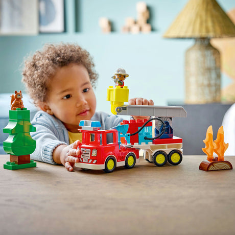 Lego Duplo Town 10473 wóz strażacki z wężem i strażakiem