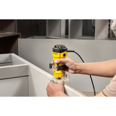 Frezarka krawędziowa Stanley 550w (żółto-czarna)