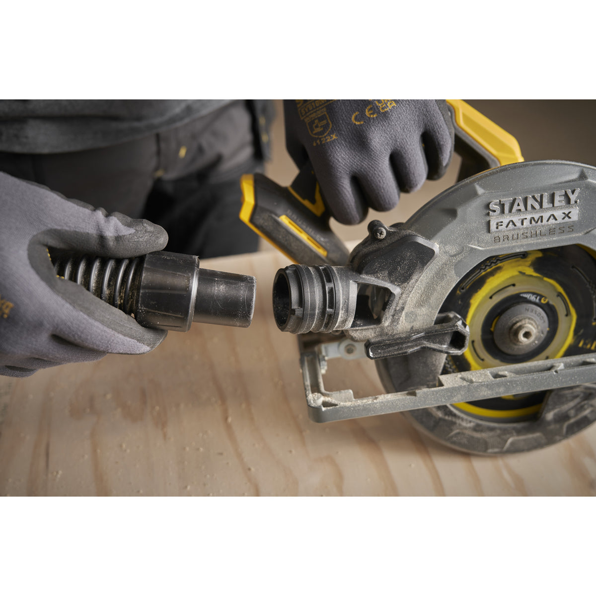 Piła tarczowa Stanley Fatmax v20 18 V Ręczna piła tarczowa 190 mm (czarno-żółta, akumulator i ładowarka w zestawie, z walizką)